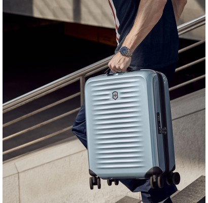 Валіза Victorinox Travel AIROX/Light Blue S Маленька Vt610922