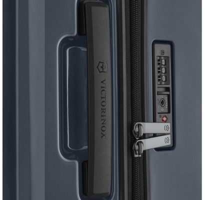Чемодан Victorinox Travel AIROX/Dark Blue L Большой Vt610927