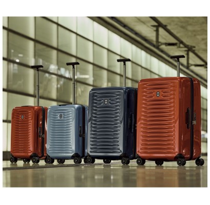 Чемодан Victorinox Travel AIROX/Dark Blue S Маленький Vt610921