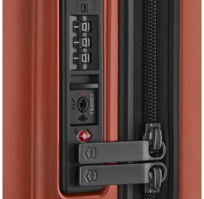 Чемодан Victorinox Travel AIROX/Orange S Маленький Vt610920
