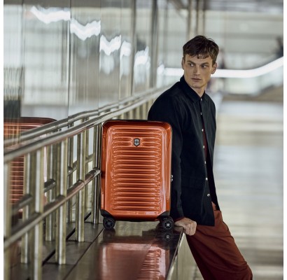 Валіза Victorinox Travel AIROX/Orange S Маленька Vt610914