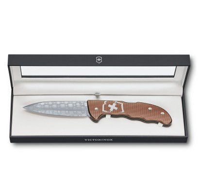 Складной нож Victorinox HUNTER PRO Damast Lim.Ed.6000 0.9410.J20 Складной нож Victorinox HUNTER PRO Damast Lim.Ed.6000 0.9410.J20