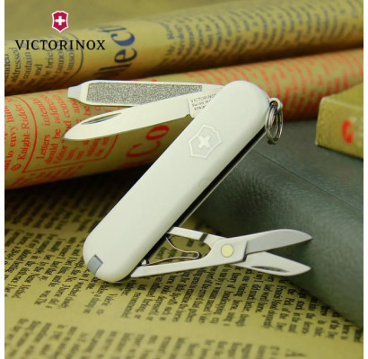 Складаний ніж Victorinox Classic SD 0.6223.7