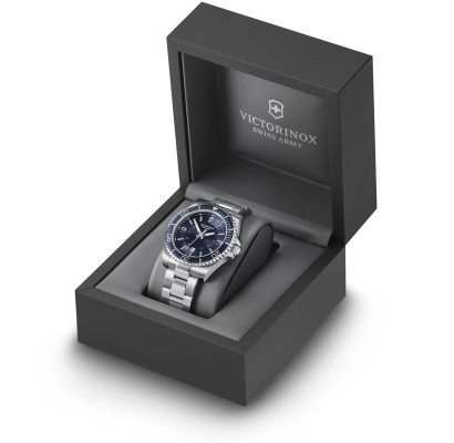 Мужские часы Victorinox Swiss Army MAVERICK Large V242007