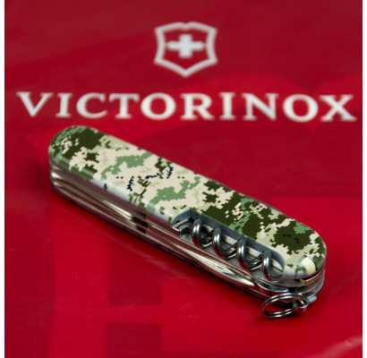 Складаний ніж Victorinox CLIMBER ARMY Піксель 1.3703.3.W3940p