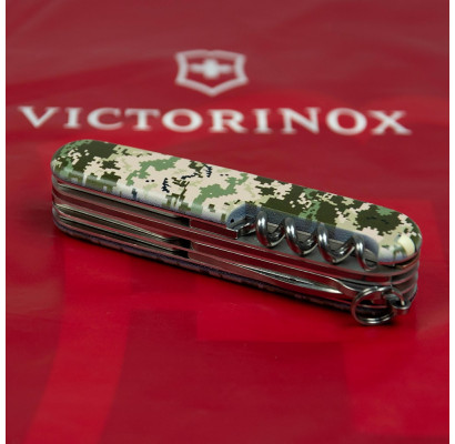 Складаний ніж Victorinox HUNTSMAN ARMY Піксель з черв. лого 1.3713.3.W3941p