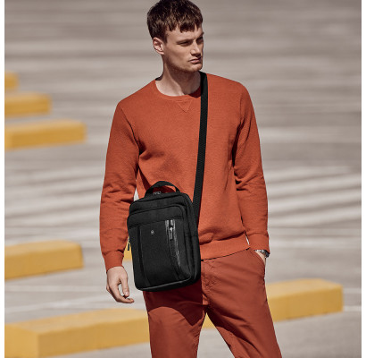 Чоловіча сумка Victorinox Travel WERKS PROFESSIONAL Cordura/Black Vt611473