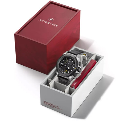 Мужские часы Victorinox Swiss Army I.N.O.X. Chrono 43мм V242011