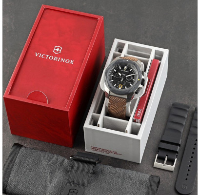 Чоловічий годинник Victorinox Swiss Army I.N.O.X. Chrono 43мм V241988.1
