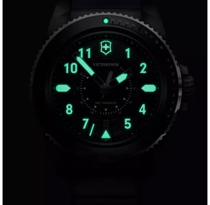 Мужские часы Victorinox Swiss Army JOURNEY 1884 43мм V242013