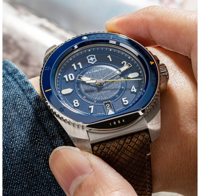 Мужские часы Victorinox Swiss Army JOURNEY 1884 Automatic 43мм V241980.1