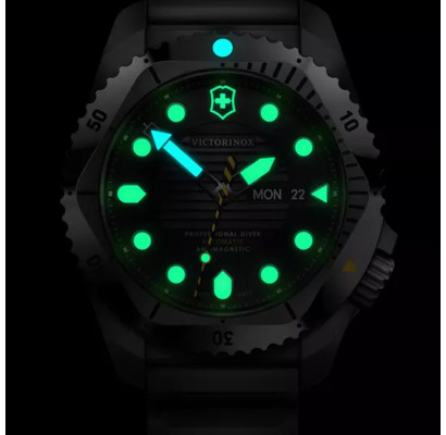 Мужские часы Victorinox Swiss Army DIVE PRO Automatic 43мм V241995
