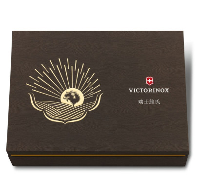 Лимитированный нож Victorinox HUNTSMAN Year of the Rooster 1.3714.E6