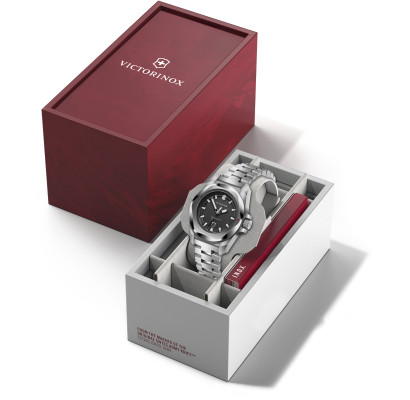 Жіночий годинник Victorinox Swiss Army I.N.O.X. Small V242036