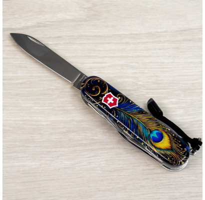 Складной нож Victorinox HUNTSMAN DESIGN Удивительное перо 1.3713.3.R2120pk