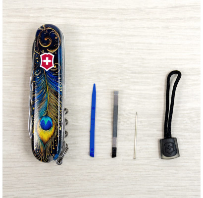 Складной нож Victorinox HUNTSMAN DESIGN Удивительное перо 1.3713.3.R2120pk