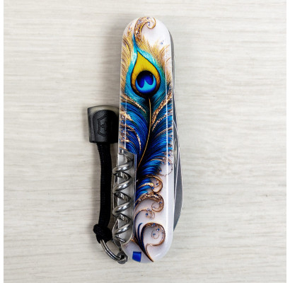 Складной нож Victorinox HUNTSMAN DESIGN Удивительное перо 1.3713.3.R2120pk