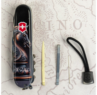 Складной нож Victorinox HUNTSMAN ZODIAC Шахматный конь 1.3713.3.Z5310pk
