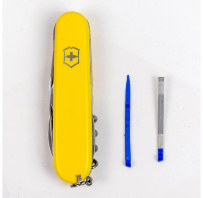 Складной нож Victorinox CAMPER 1.3613.8