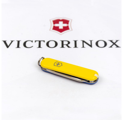 Складаний ніж Victorinox CLASSIC SD UKRAINE жовто-синій 0.6223.8G.2