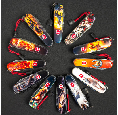 Складной нож Victorinox HUNTSMAN ZODIAC Золотой конь 1.3713.Z5220pk