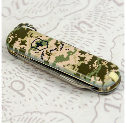Складной нож Victorinox CLASSIC SD ARMY Пиксель 0.6223.3.W3940pw