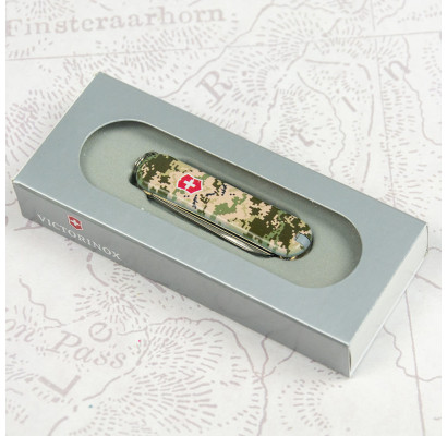 Складной нож Victorinox CLASSIC SD ARMY Пиксель с крас. Лого 0.6223.3.W3941pw