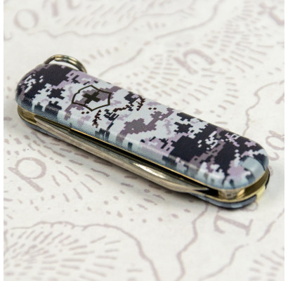 Складной нож Victorinox CLASSIC SD ARMY Пиксель синий 0.6223.3.W3942pw