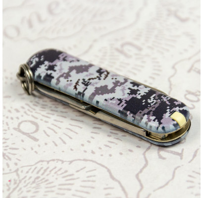 Складной нож Victorinox CLASSIC SD ARMY Пиксель синий 0.6223.3.W3942pw