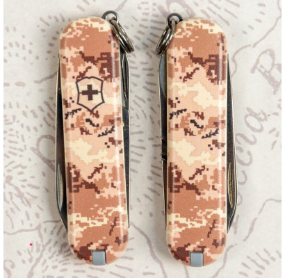 Складной нож Victorinox CLASSIC SD ARMY Пиксель песочный 0.6223.7.W3944pw