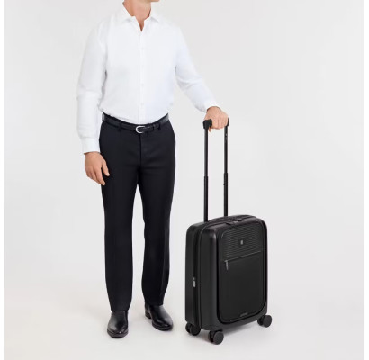 Валіза Victorinox MYTHIC Black Маленька Vt653461