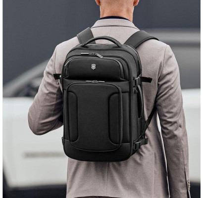 Дорожный рюкзак для ноутбука Victorinox WERKS TRAVELER 7.0 Black Vt653650