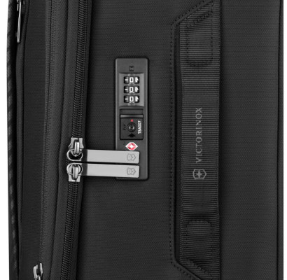 Валіза Victorinox CROSSLIGHT Black Маленька Vt612417
