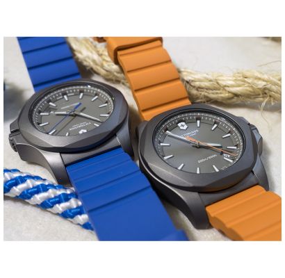Мужские часы Victorinox Swiss Army I.N.O.X V241758