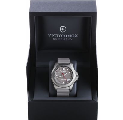Чоловічий годинник Victorinox Swiss Army I.N.O.X V241757