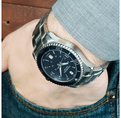 Мужские часы Victorinox Swiss Army MAVERICK V241602