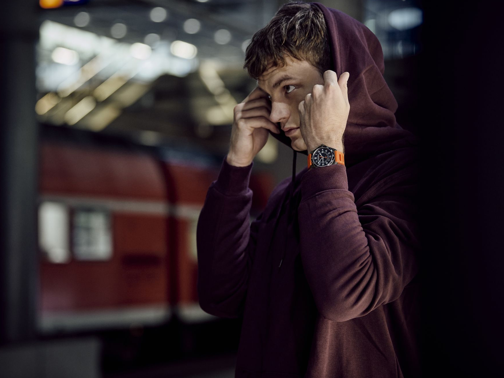 часы Викторинокс FIELDFORCE GMT