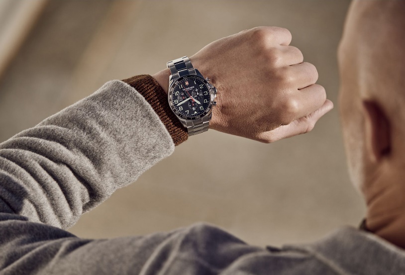 часы Victorinox Swiss Army FIELDFORCE