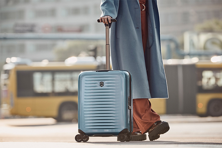 чемоданы Victorinox серии AIROX 