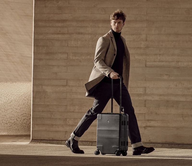 Поликарбонатные чемоданы Lexicon Framed