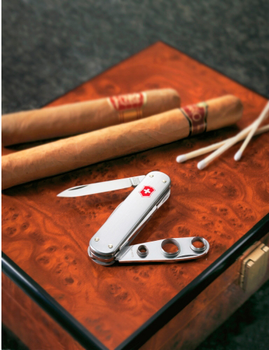 Какой нож Victorinox подарить