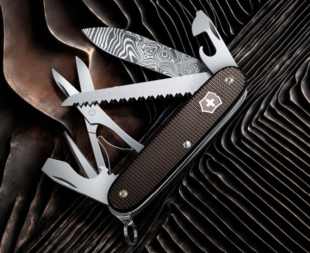 матеріали Victorinox для ножів, годинників, багажу