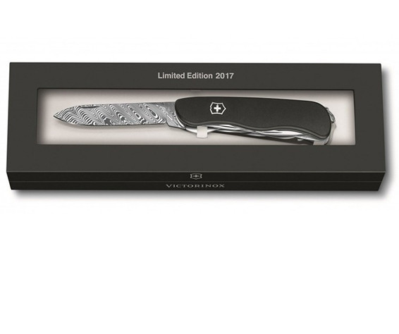 Складаний ніж Victorinox Outrider 0.8501.J17 - рожева мрія справжнього найфера